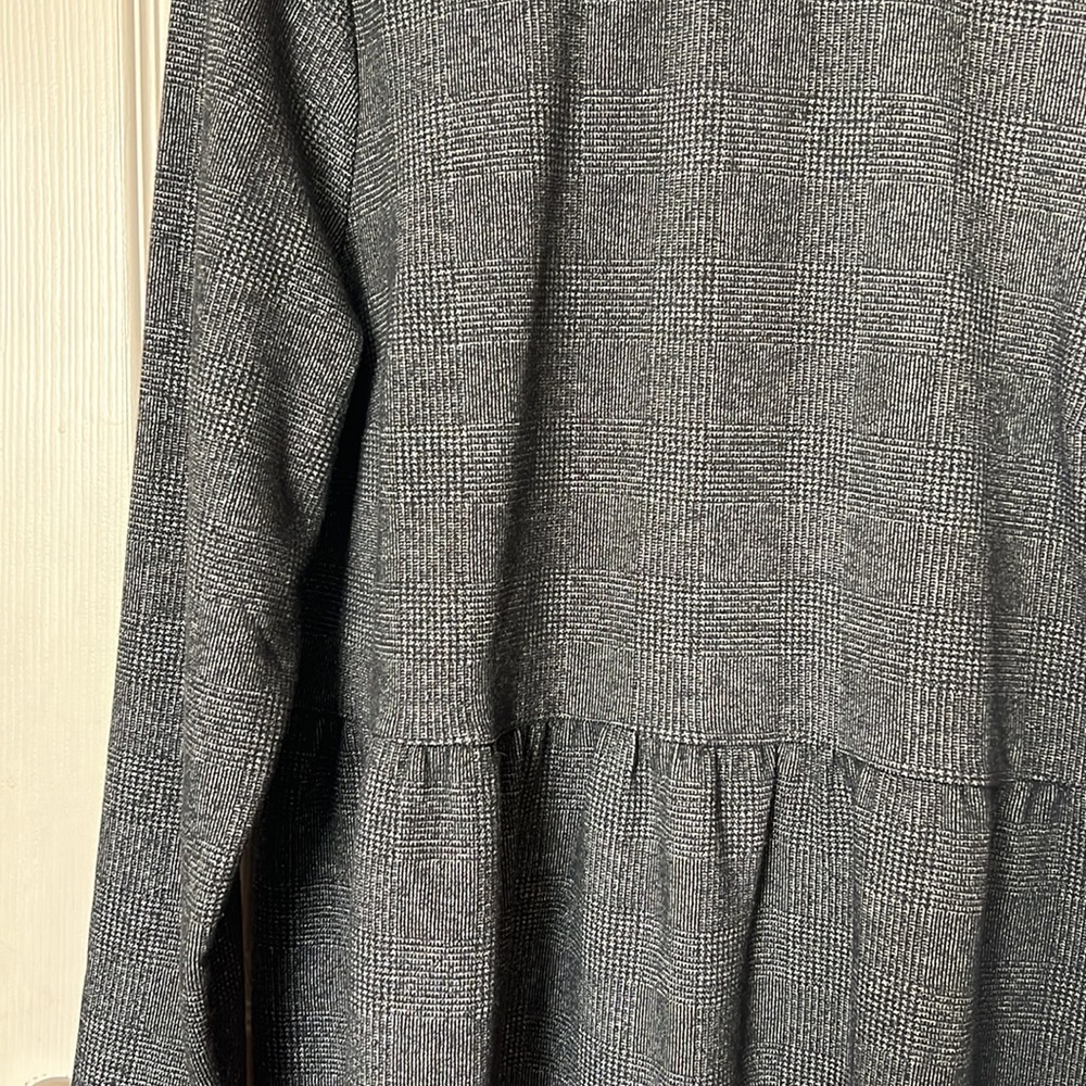 Loft Dress - Picture 4 of 7